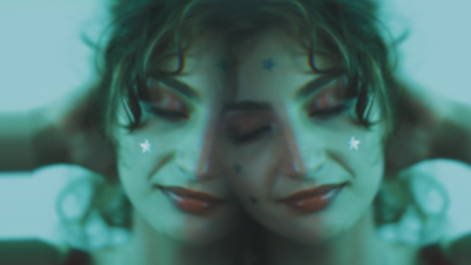 Split Mirror — REFRAKT_ effect preview